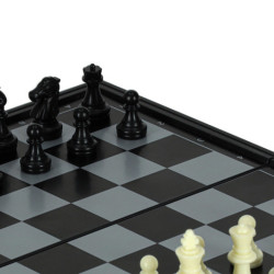 Magnetická hra šachy a dáma