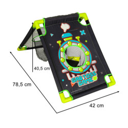 Řemeslná hra s házením pytlíků na cíl