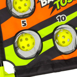 Obratnostní hra s házením míčku na cíl