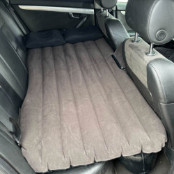 Nafukovací matrace do auta + pumpa černá