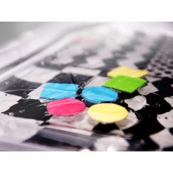 Nafukovací podložka do vody s kontrastními černobílými vzory 65 cm x 50 cm