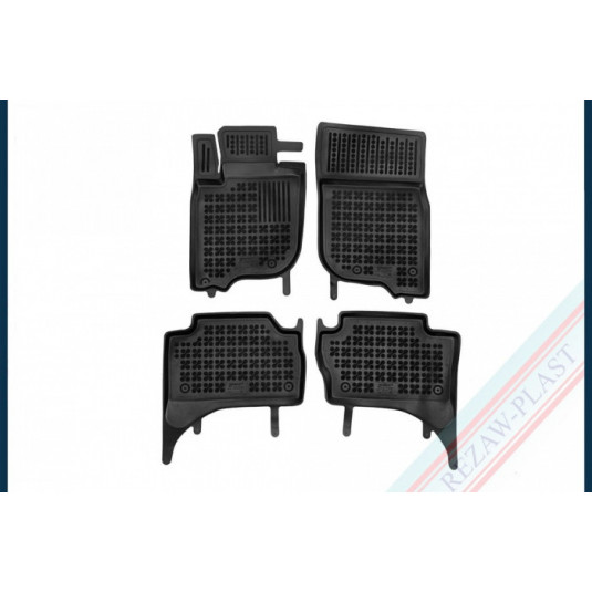 Pryžové rohože Mitsubishi L200 V Dvojitá kabina, verze s automatickou převodovkou, 4x4 (AWD) (od 2019) se zvýš. okrajem